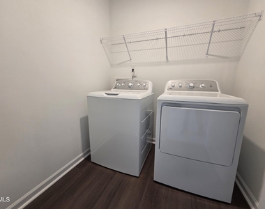 215 Deercroft Drive - Photo Thumbnail 15