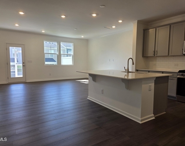 215 Deercroft Drive - Photo Thumbnail 9