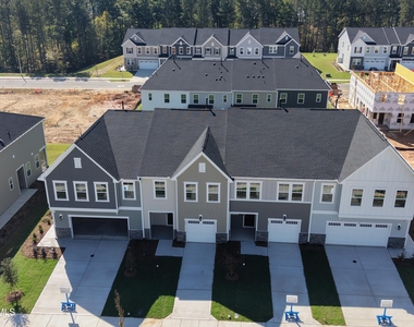 215 Deercroft Drive - Photo Thumbnail 3