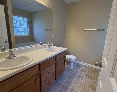 1517 Essexwood Drive - Photo Thumbnail 21