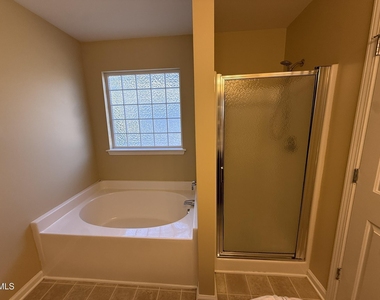 1517 Essexwood Drive - Photo Thumbnail 22