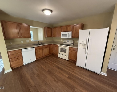 1517 Essexwood Drive - Photo Thumbnail 12