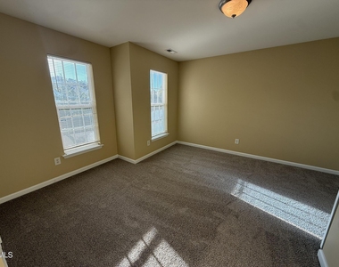 1517 Essexwood Drive - Photo Thumbnail 24