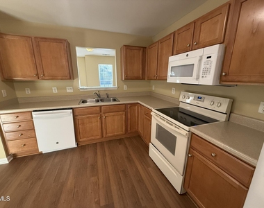 1517 Essexwood Drive - Photo Thumbnail 13