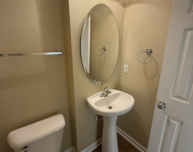 1517 Essexwood Drive - Photo Thumbnail 16
