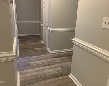 286 Government Road - Photo Thumbnail 9