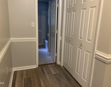 286 Government Road - Photo Thumbnail 12