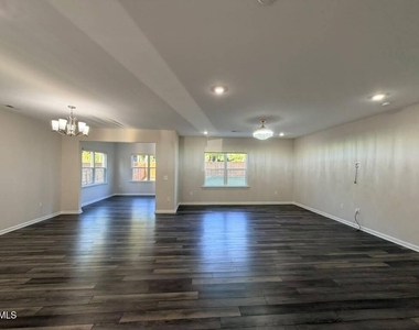 4005 Table Rock Drive - Photo Thumbnail 7