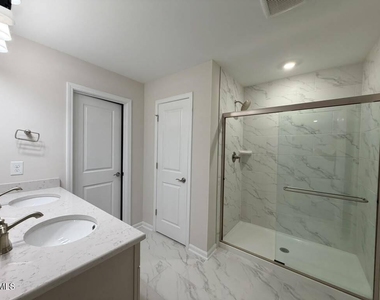 4005 Table Rock Drive - Photo Thumbnail 20