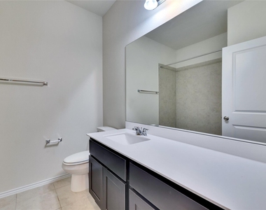 728 Coltrane Dr - Photo Thumbnail 14