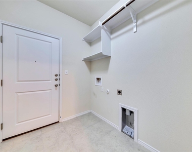 728 Coltrane Dr - Photo Thumbnail 16