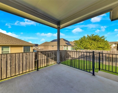 728 Coltrane Dr - Photo Thumbnail 18