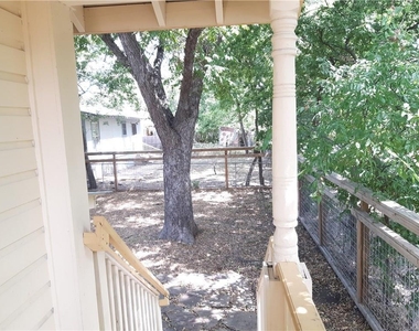 920 E 46th - Photo Thumbnail 11