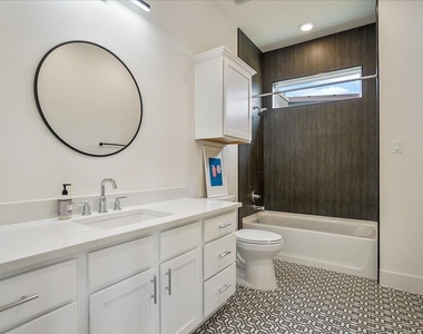304 N Ronay Dr - Photo Thumbnail 31