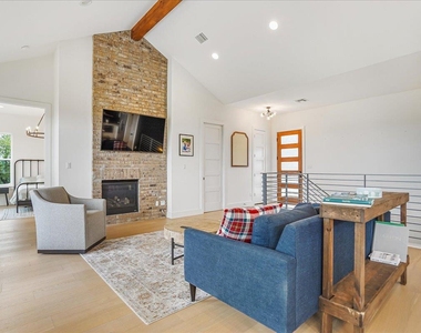 304 N Ronay Dr - Photo Thumbnail 7