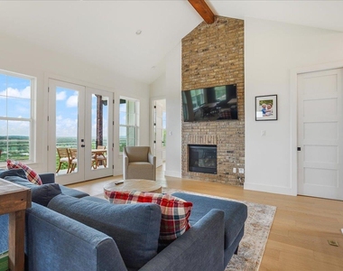 304 N Ronay Dr - Photo Thumbnail 6