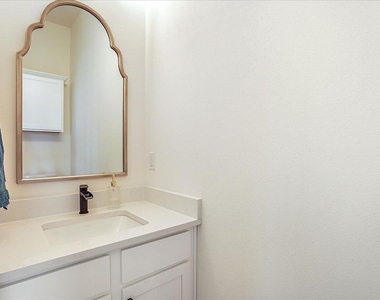 304 N Ronay Dr - Photo Thumbnail 18