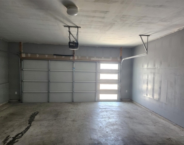 1041 Winnsboro Loop - Photo Thumbnail 20