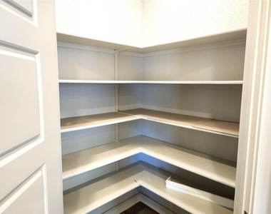 1041 Winnsboro Loop - Photo Thumbnail 6