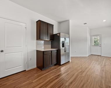 10404 Premier Park St - Photo Thumbnail 9
