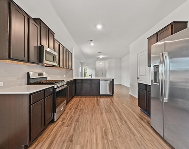 10404 Premier Park St - Photo Thumbnail 10