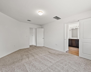 10404 Premier Park St - Photo Thumbnail 13