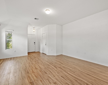 10404 Premier Park St - Photo Thumbnail 5