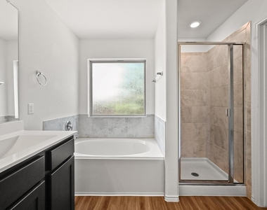 10404 Premier Park St - Photo Thumbnail 15