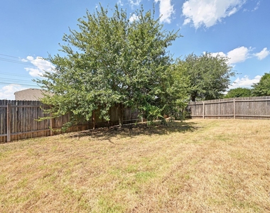 10404 Premier Park St - Photo Thumbnail 25