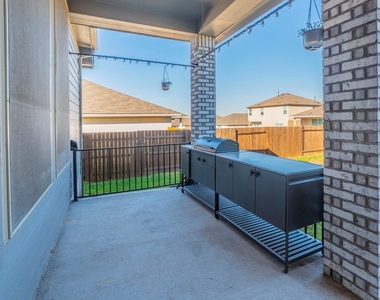 5844 Bianca Dr - Photo Thumbnail 22