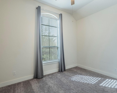 5844 Bianca Dr - Photo Thumbnail 15