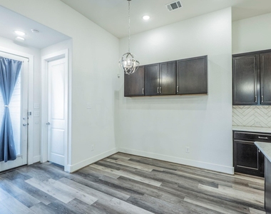 5844 Bianca Dr - Photo Thumbnail 9