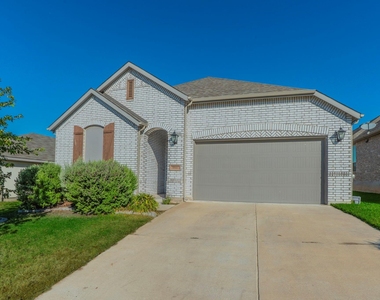 5844 Bianca Dr - Photo Thumbnail 1