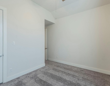 5844 Bianca Dr - Photo Thumbnail 16