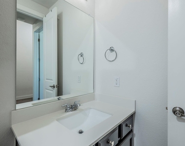 5844 Bianca Dr - Photo Thumbnail 17