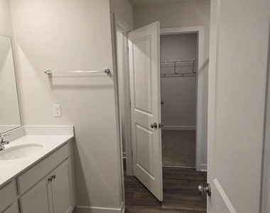 301 Eclipse Street - Photo Thumbnail 15