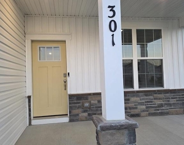 301 Eclipse Street - Photo Thumbnail 2