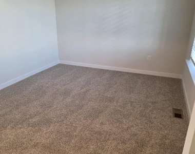 301 Eclipse Street - Photo Thumbnail 27