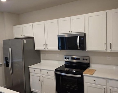 301 Eclipse Street - Photo Thumbnail 9
