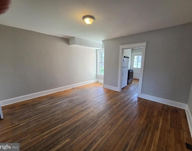 331 N Pleasant Valley Road - Photo Thumbnail 4