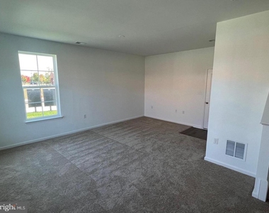 600 Hemsworth Lane - Photo Thumbnail 5