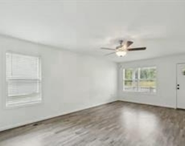 16 Placid Road - Photo Thumbnail 9