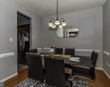 11100 Saturn Court - Photo Thumbnail 2