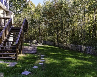 11100 Saturn Court - Photo Thumbnail 17
