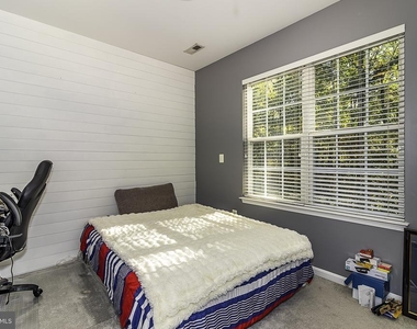 11100 Saturn Court - Photo Thumbnail 9