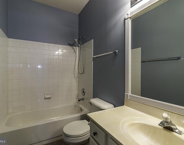 11100 Saturn Court - Photo Thumbnail 7