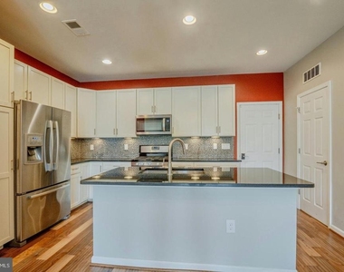 42677 Wardlaw Terrace - Photo Thumbnail 7