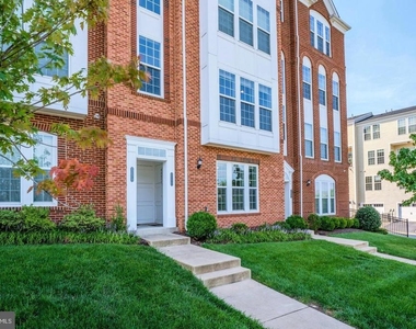 42677 Wardlaw Terrace - Photo Thumbnail 1