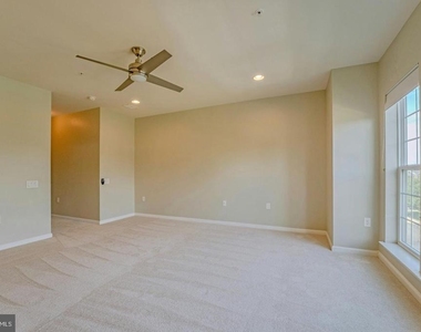 42677 Wardlaw Terrace - Photo Thumbnail 14