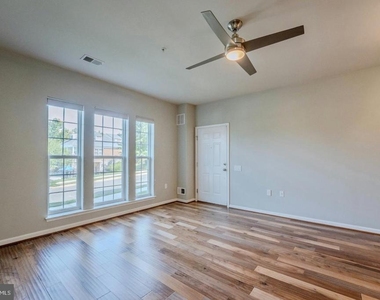 42677 Wardlaw Terrace - Photo Thumbnail 2